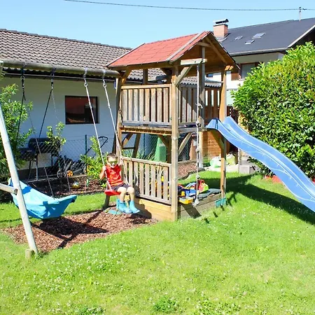 Pension Laerchenhof Guest house