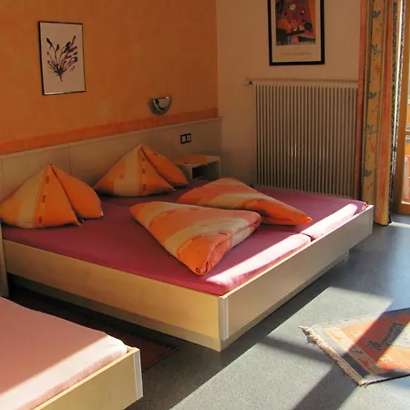 Guest house Pension Laerchenhof 3*